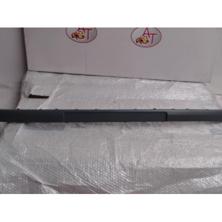 Moulure de pare choc arriere VOLKSWAGEN GOLF III d’occasion