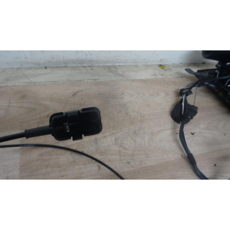 Serrure avant droit RENAULT MEGANE II CC PHASE 2 d’occasion