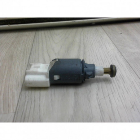 Contacteur feu stop RENAULT  d’occasion