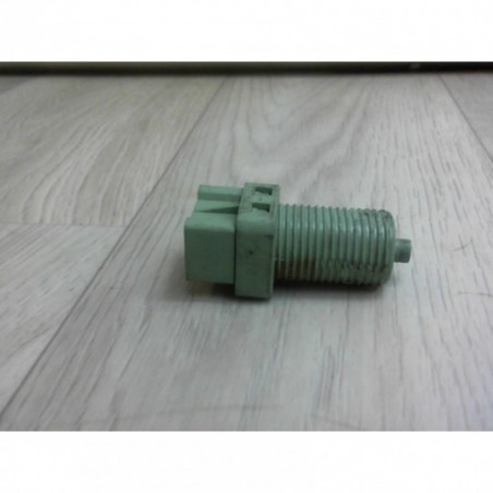 Contacteur feu stop RENAULT MEGANE I PHASE 2 d’occasion