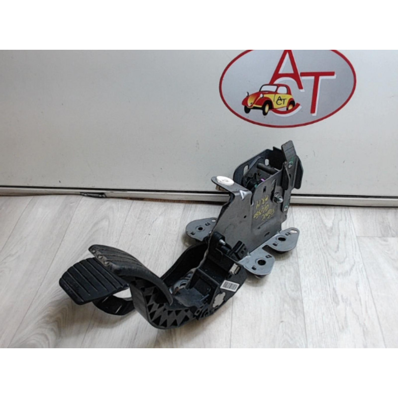 Pedalier RENAULT SCENIC III PHASE 1 d’occasion