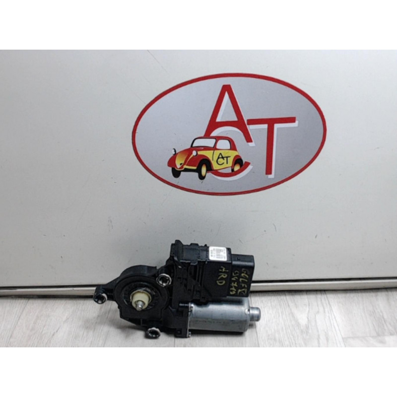 Mot. leve vitre arriere droit VOLKSWAGEN GOLF V d’occasion