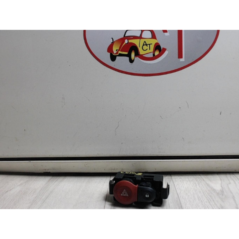 Bouton de warning RENAULT CLIO III PHASE 1 d’occasion