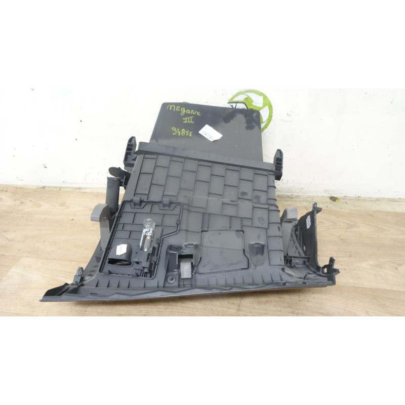 Boite a gants RENAULT MEGANE III PHASE 1 d’occasion