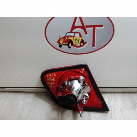 Feu arriere secondaire droit (feux) VOLKSWAGEN PASSAT V (3B6) d’occasion