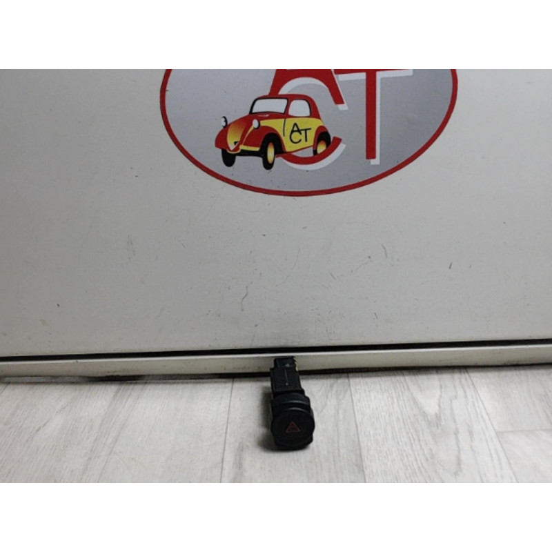 Bouton de warning DACIA LOGAN II d’occasion