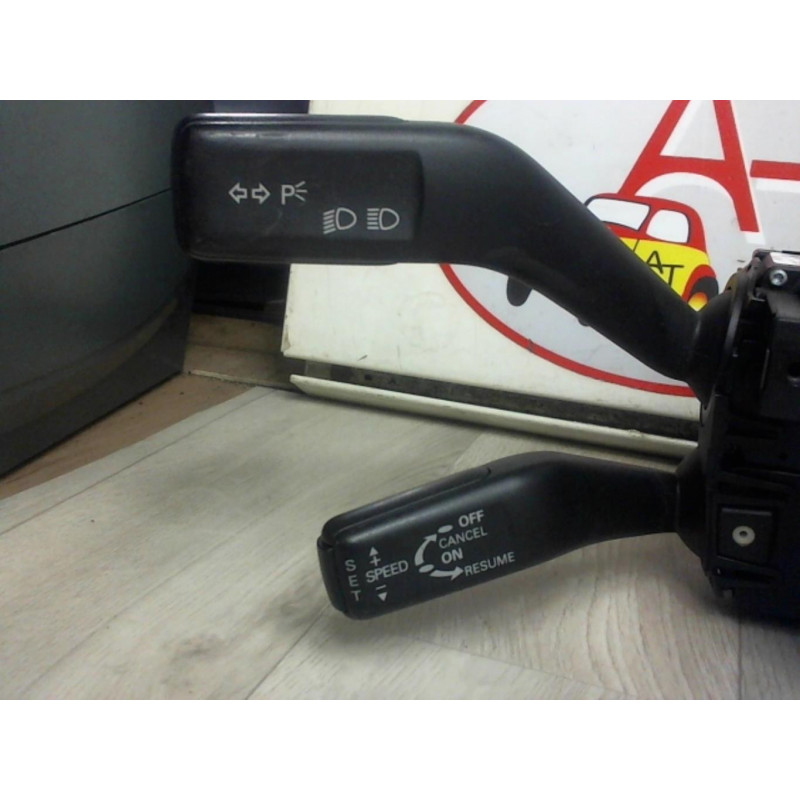 Com (Bloc Contacteur Tournant+Commodo Essuie Glace+Commodo Phare) VOLKSWAGEN PASSAT V (3B6) d’occasion