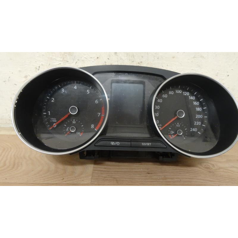 Compteur VOLKSWAGEN POLO V (6R/6C) PHASE 2 d’occasion