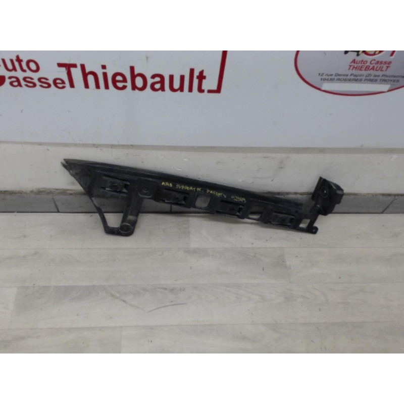 Support de pare chocs arriere VOLKSWAGEN PASSAT V (3B6) d’occasion