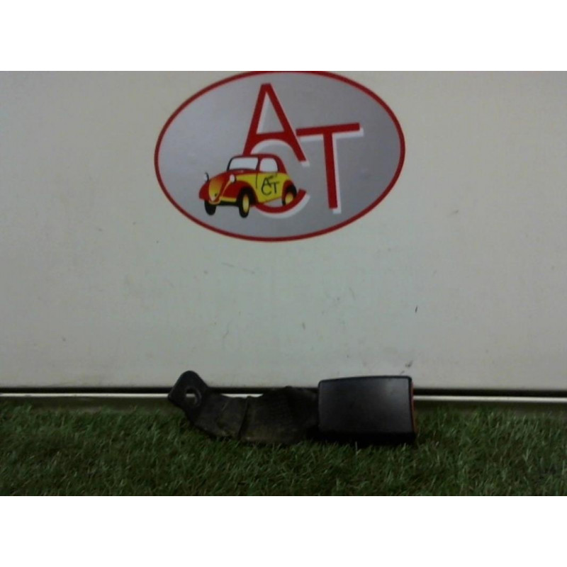 Attache ceinture arriere gauche BMW SERIE 1 (E87) PHASE 1 d’occasion