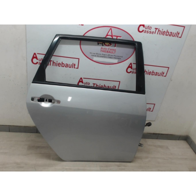 Porte arriere droit MITSUBISHI GRANDIS d’occasion