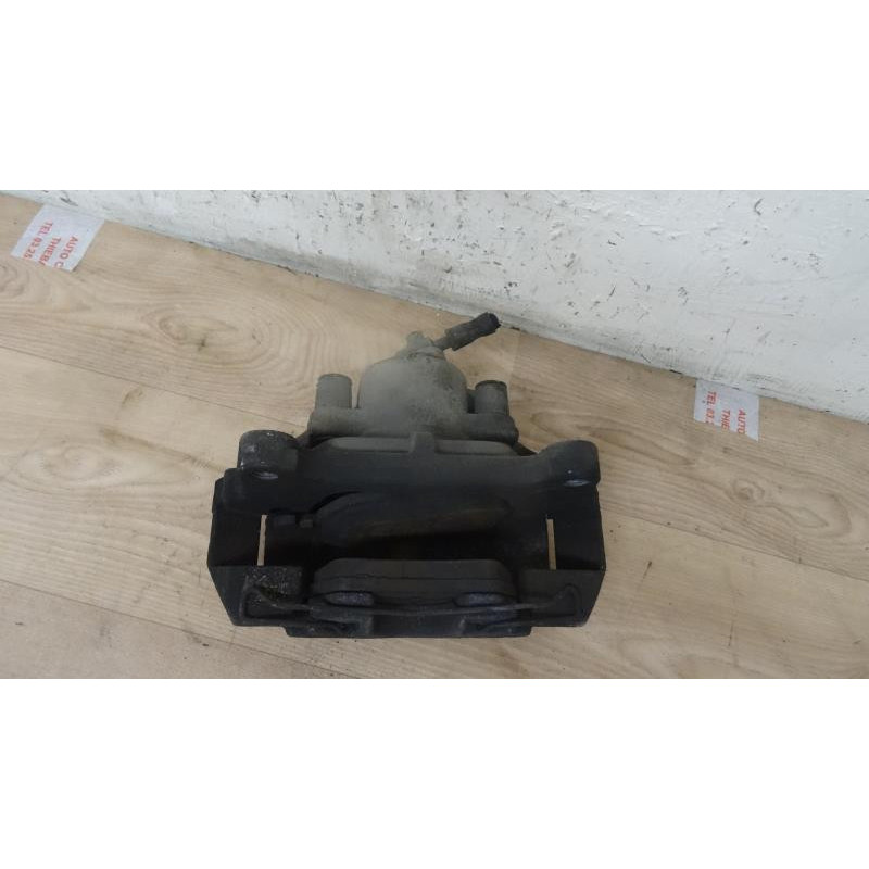 Etrier avant gauche (freinage) VOLKSWAGEN PASSAT V (3B6) d’occasion