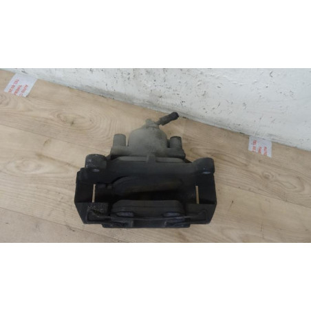 Etrier avant gauche (freinage) VOLKSWAGEN PASSAT V (3B6) d’occasion