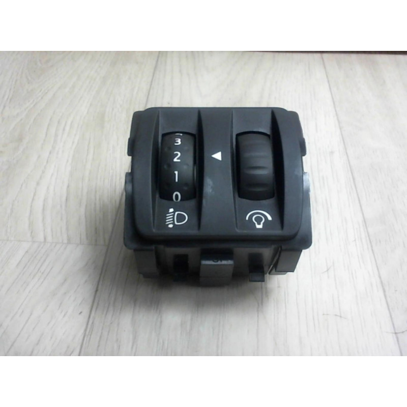 Commande de reglage hauteur de phare RENAULT CLIO IV d’occasion