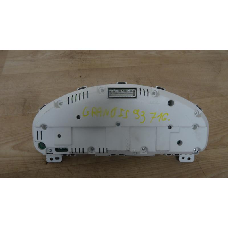 Compteur MITSUBISHI GRANDIS d’occasion