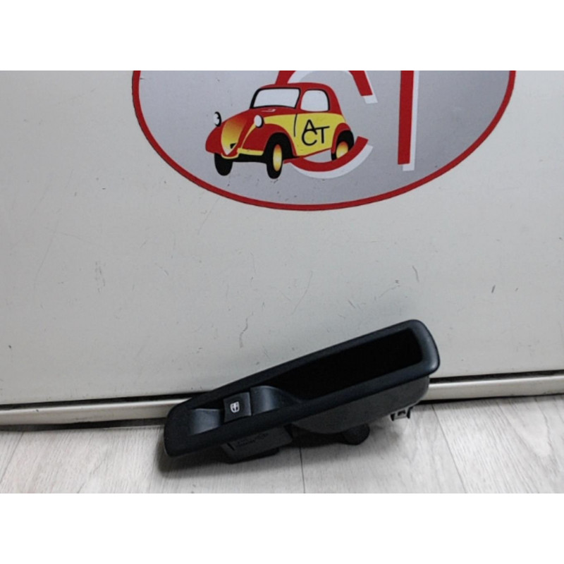 Interrupteur de leve vitre arriere droit RENAULT MEGANE III PHASE 1 d’occasion