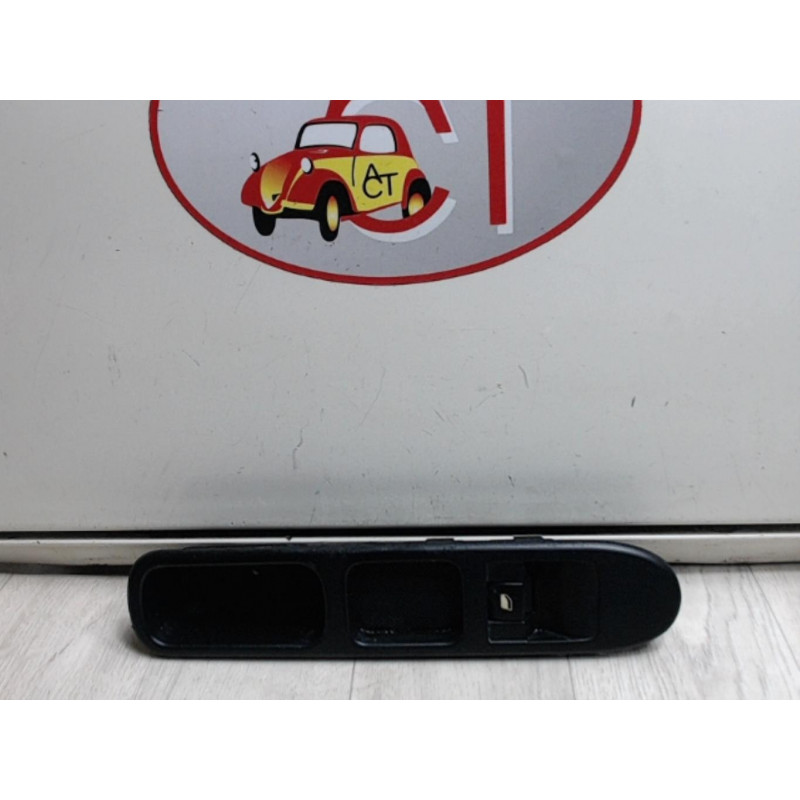Interrupteur de leve vitre avant droit SMART FORTWO COUPE 50 d’occasion