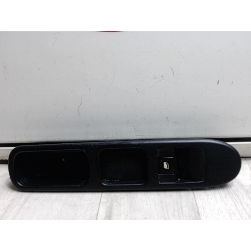 Interrupteur de leve vitre avant droit SMART FORTWO COUPE 50 d’occasion