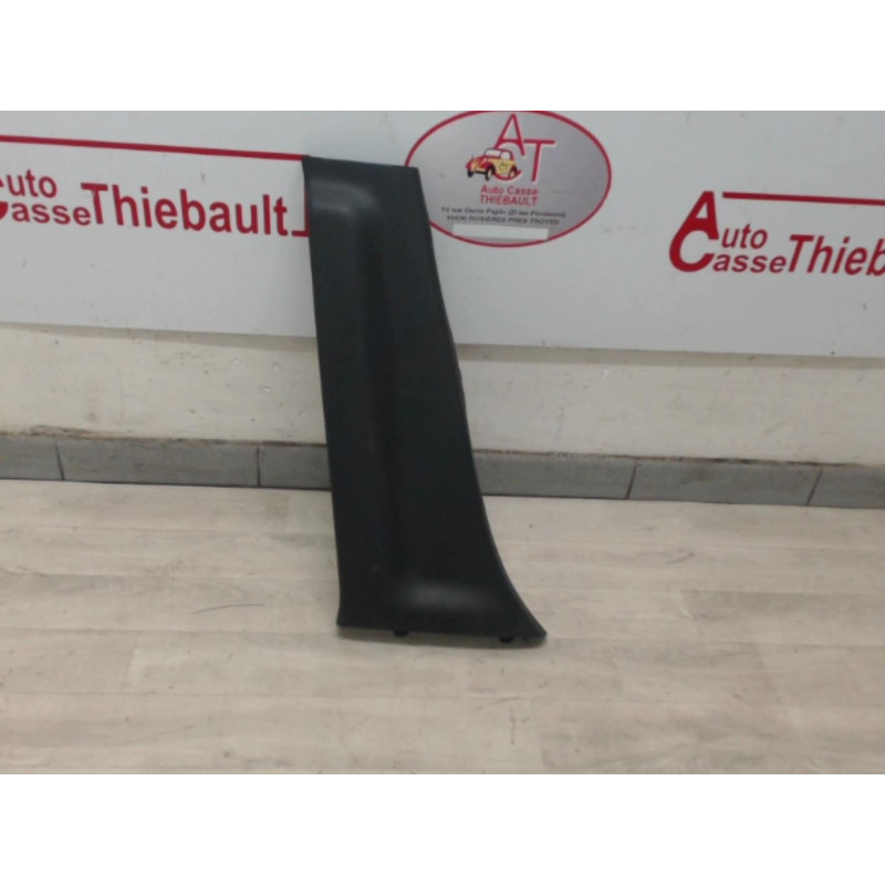 Garniture laterale millieu droite RENAULT SCENIC III PHASE 1 d’occasion
