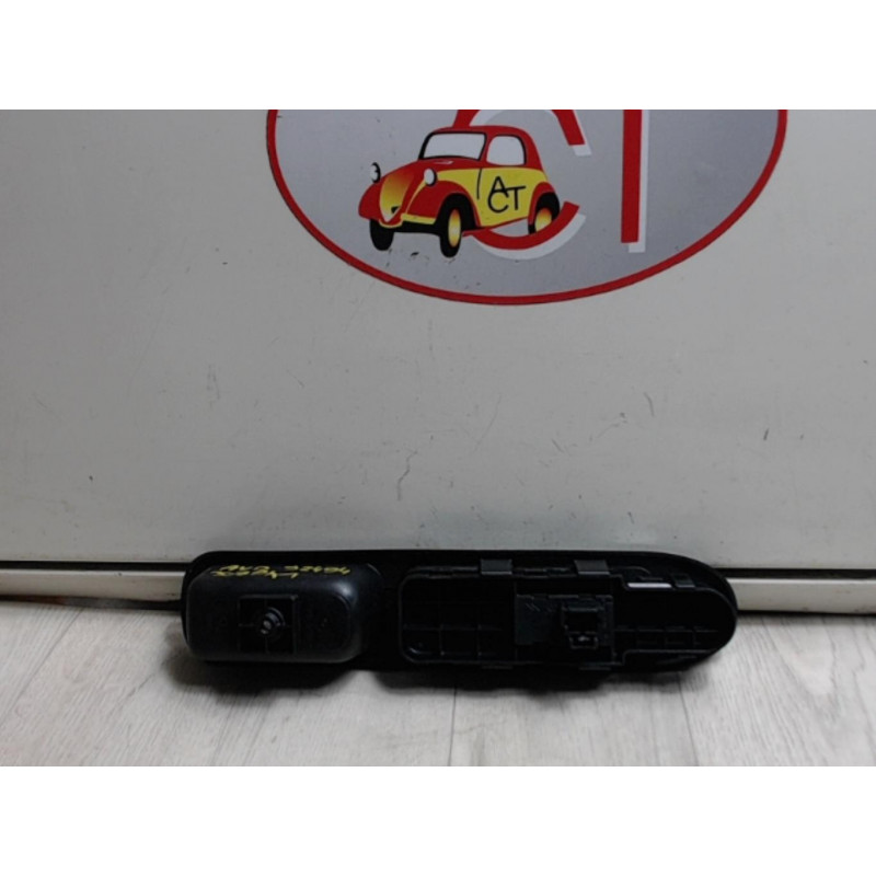 Interrupteur de leve vitre avant droit PEUGEOT 307 PHASE 1 d’occasion
