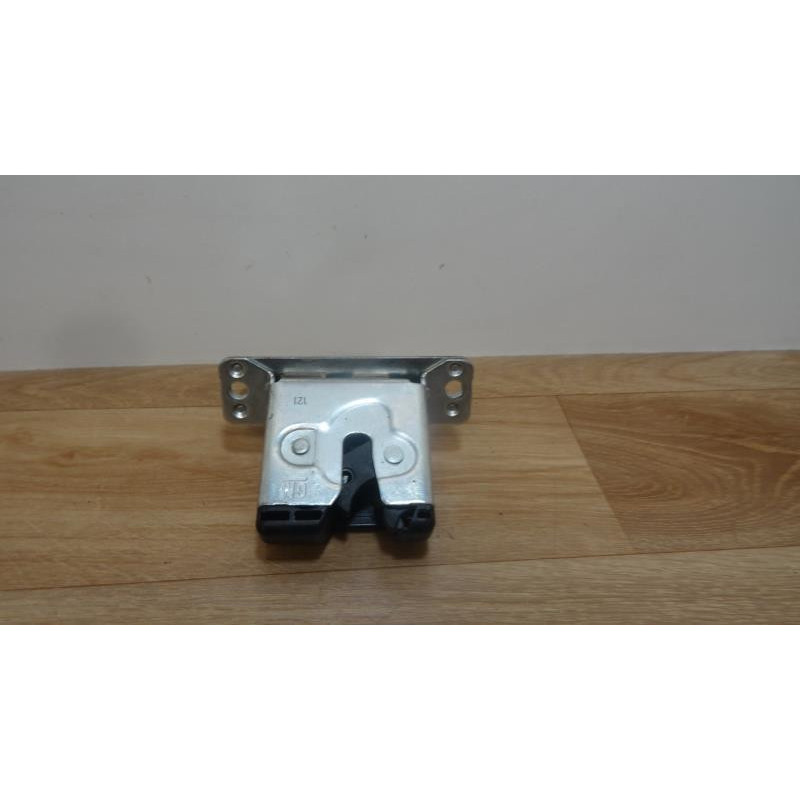 Serrure de coffre OPEL CORSA (C) PHASE 1 d’occasion