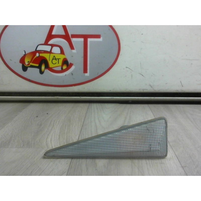 Repetiteur clignotant avant droit  (Feux) RENAULT  d’occasion