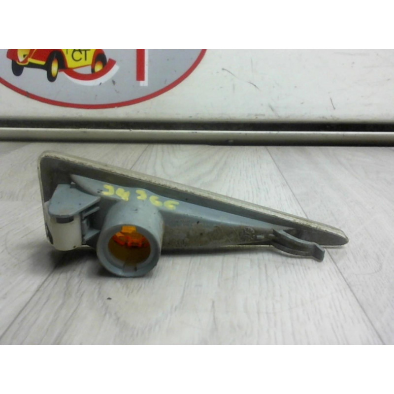 Repetiteur clignotant avant droit  (Feux) RENAULT  d’occasion