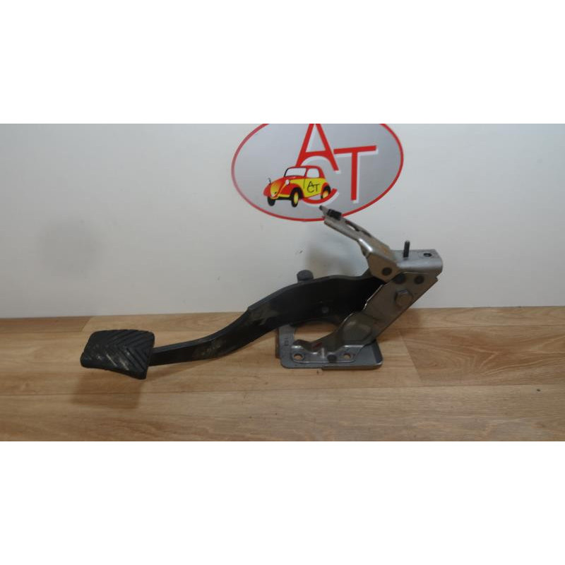 Pedalier de frein MITSUBISHI GRANDIS d’occasion