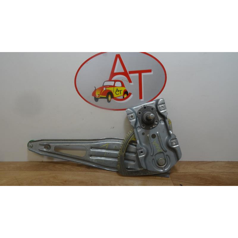Leve vitre mecanique arriere droit TOYOTA YARIS II PHASE 2 d’occasion