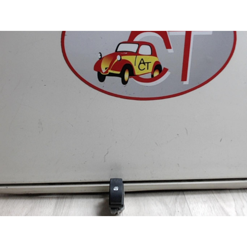 Interrupteur de leve vitre arriere droit RENAULT MEGANE II PHASE 1 d’occasion