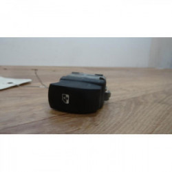 Interrupteur de leve vitre avant droit RENAULT TWINGO II PHASE 1 d’occasion