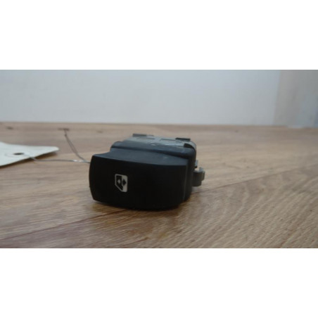 Interrupteur de leve vitre avant droit RENAULT TWINGO II PHASE 1 d’occasion
