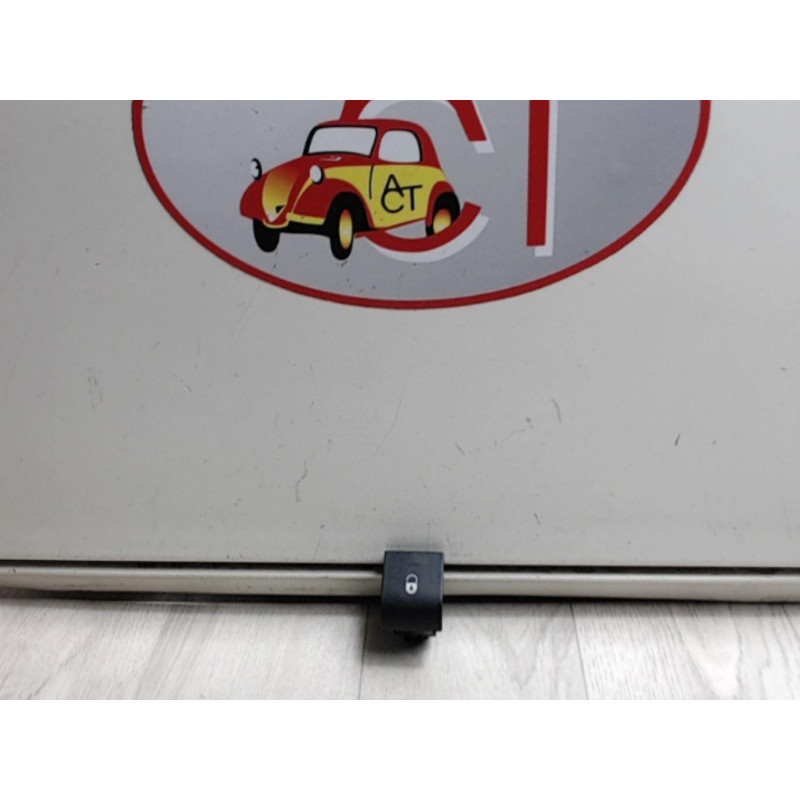 Bouton de warning PEUGEOT 207 PHASE 1 d’occasion