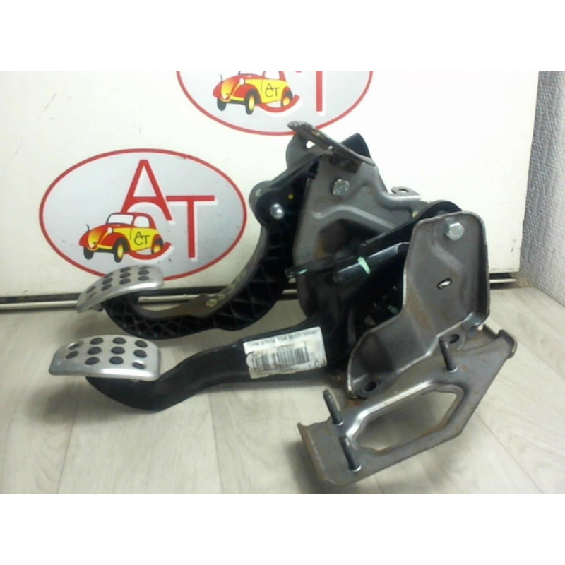 Pedalier PEUGEOT 208 d’occasion