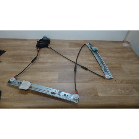Leve vitre electrique avant droit FORD FIESTA VI d’occasion