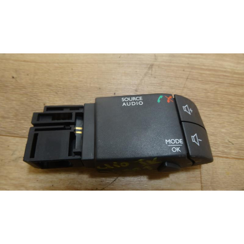 Commande autoradio RENAULT CLIO IV IV DCI d’occasion