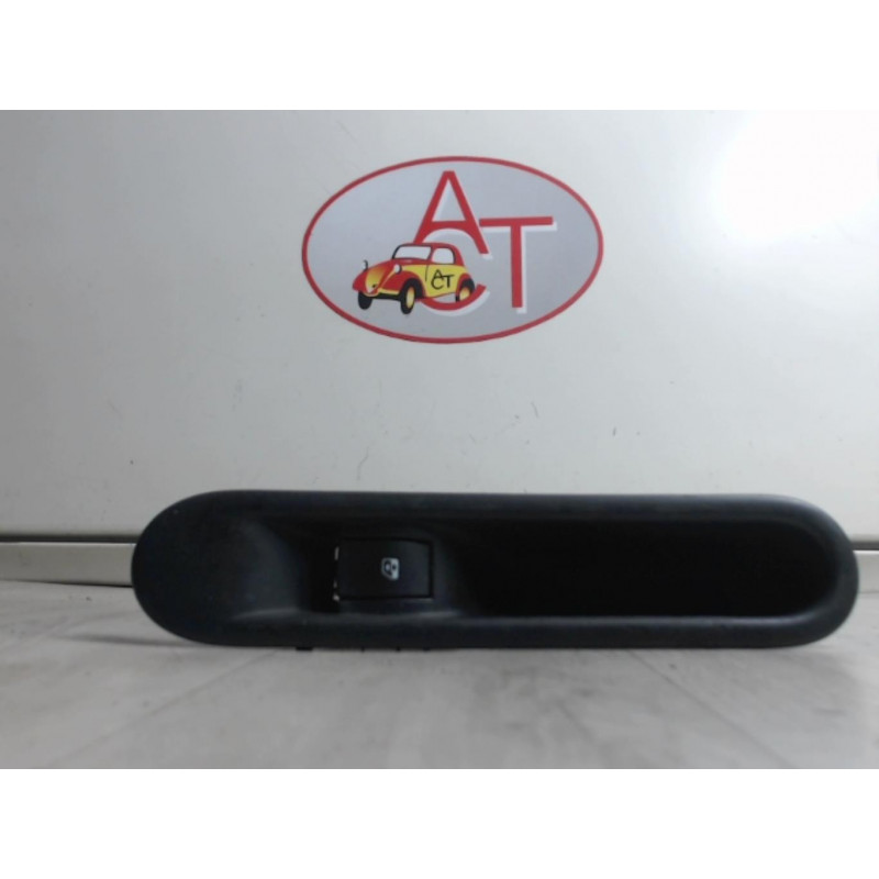 Poignee interieur arriere droit RENAULT ESPACE IV PHASE 2 d’occasion