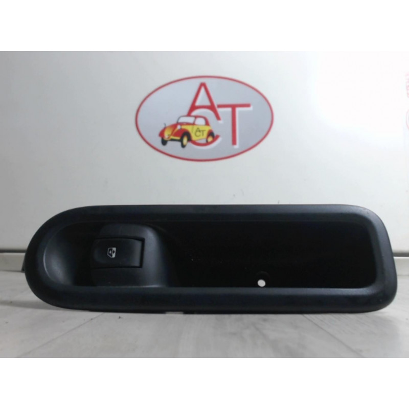 Interrupteur de leve vitre avant droit RENAULT CLIO III PHASE 2 d’occasion