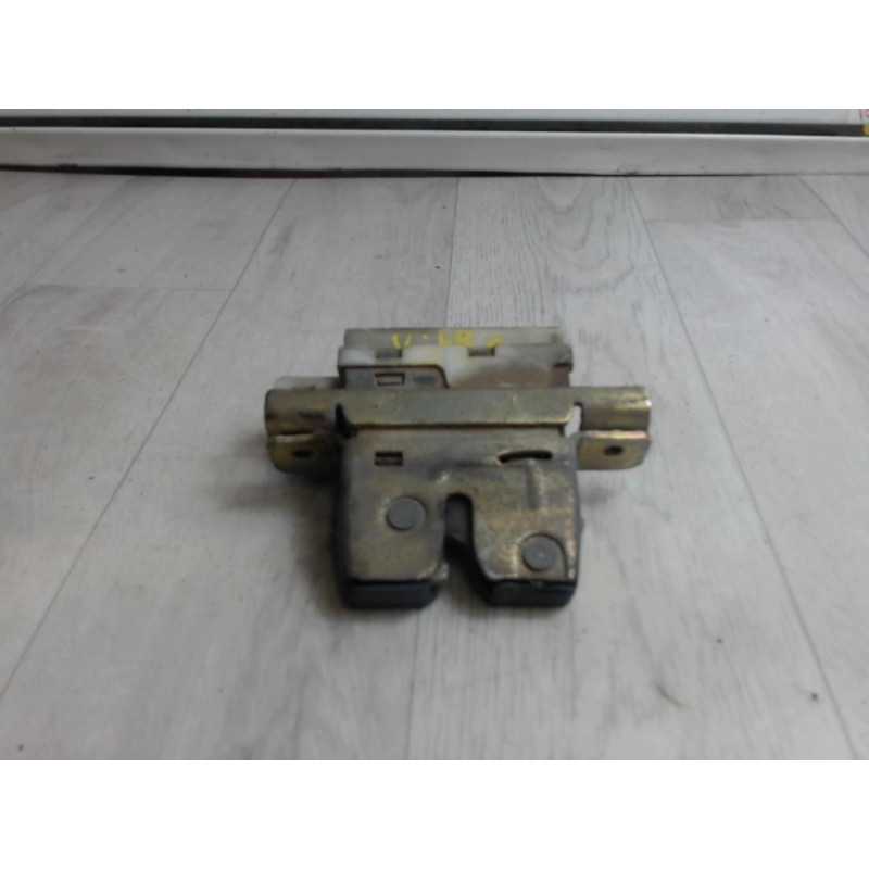 Serrure de coffre RENAULT  d’occasion