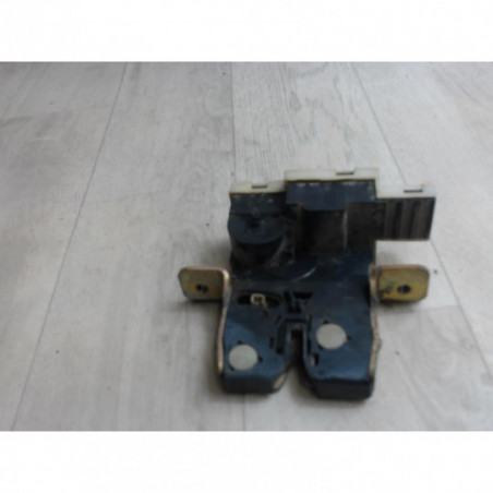 Serrure de coffre RENAULT  d’occasion