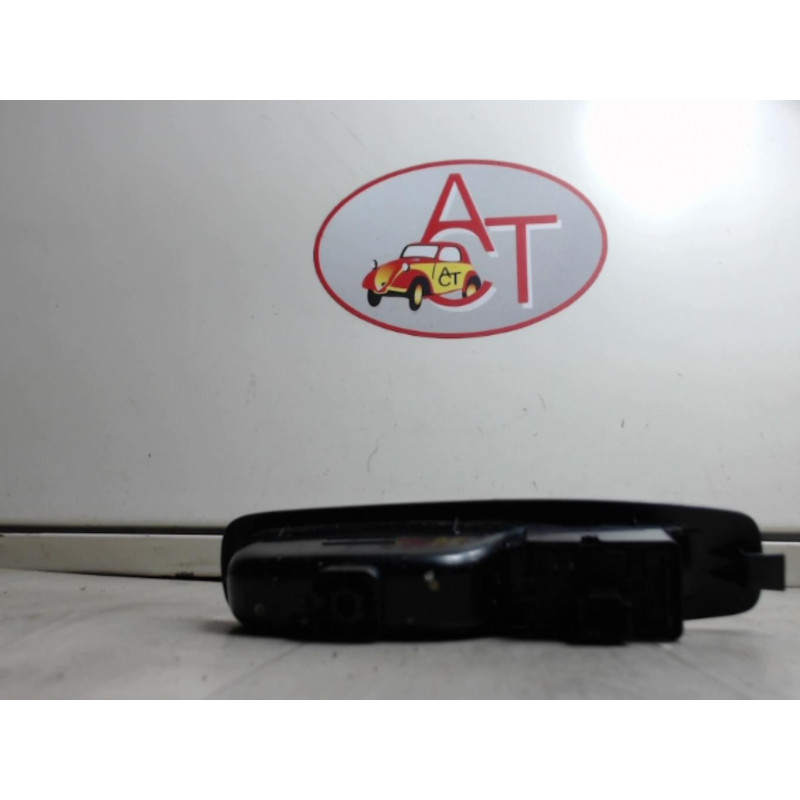 Interrupteur de leve vitre arriere droit RENAULT MEGANE IV d’occasion