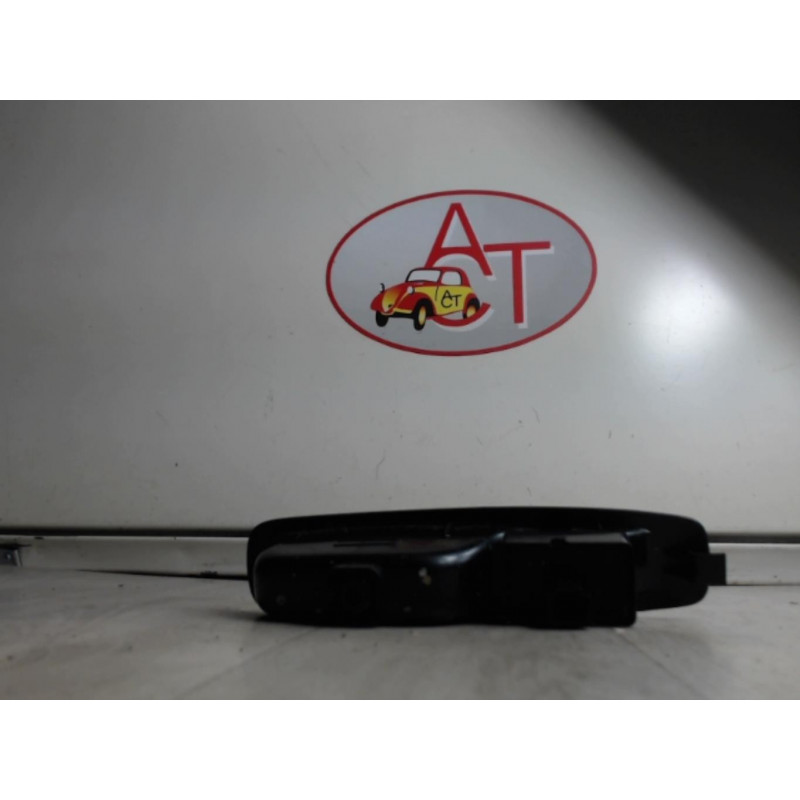 Interrupteur de leve vitre arriere droit RENAULT MEGANE IV d’occasion