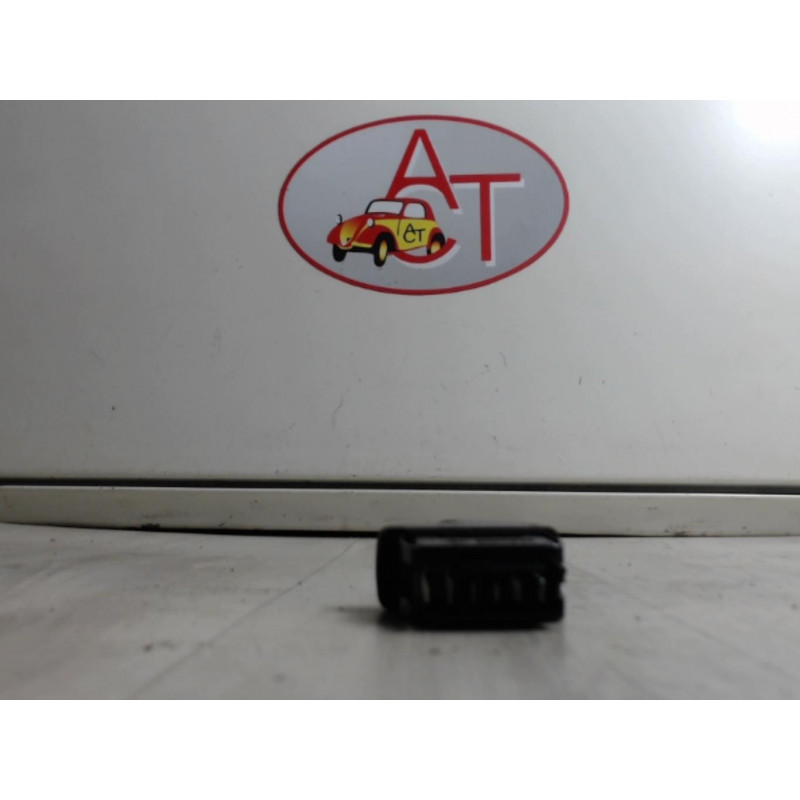 Interrupteur de leve vitre avant droit RENAULT  d’occasion
