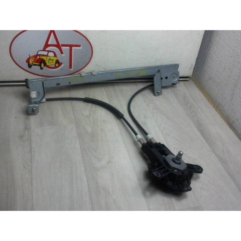 Leve vitre mecanique arriere droit PEUGEOT 106 PHASE 2 d’occasion