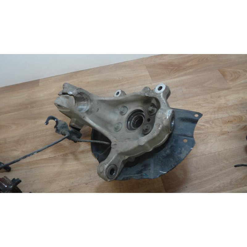 Fusee avant gauche RENAULT MEGANE IV d’occasion