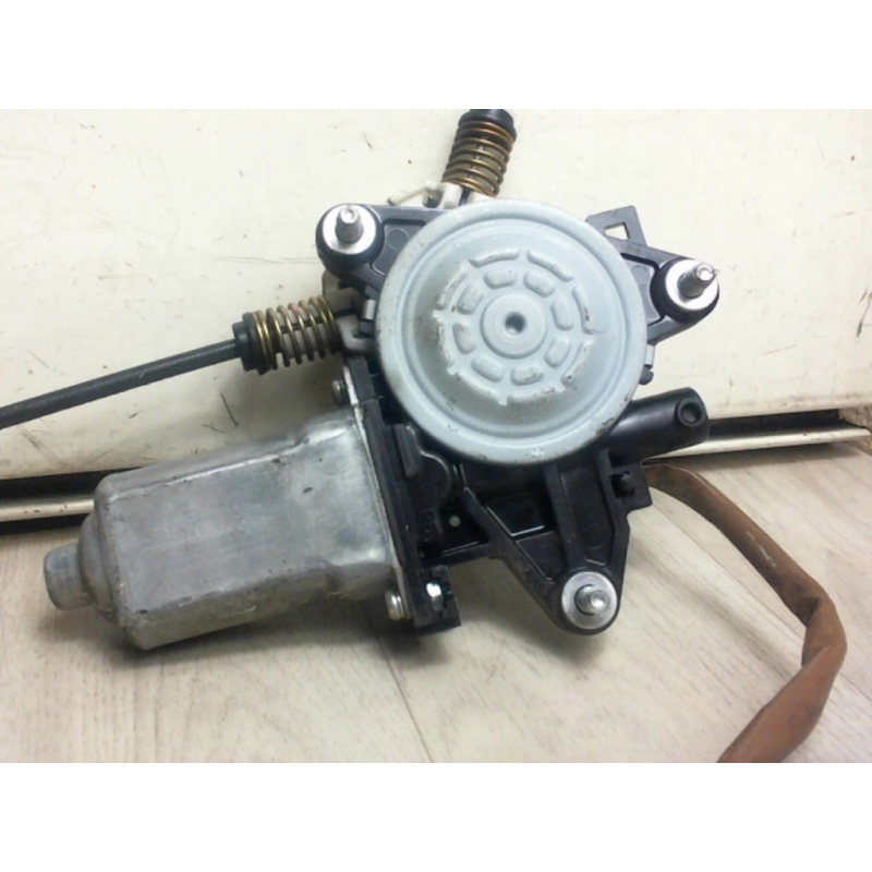Leve vitre electrique avant droit SUZUKI LIANA d’occasion