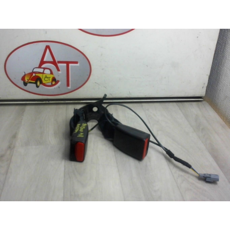 Attache ceinture arriere droit DACIA DUSTER PHASE 2 d’occasion