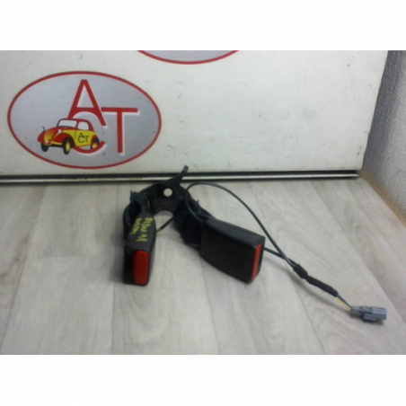 Attache ceinture arriere droit DACIA DUSTER PHASE 2 d’occasion