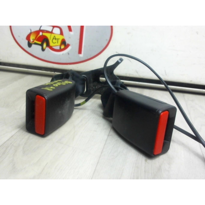 Attache ceinture arriere droit DACIA DUSTER PHASE 2 d’occasion