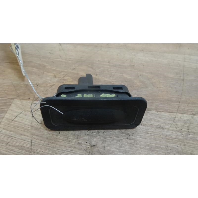 Bouton de coffre RENAULT SCENIC II PHASE 2 d’occasion